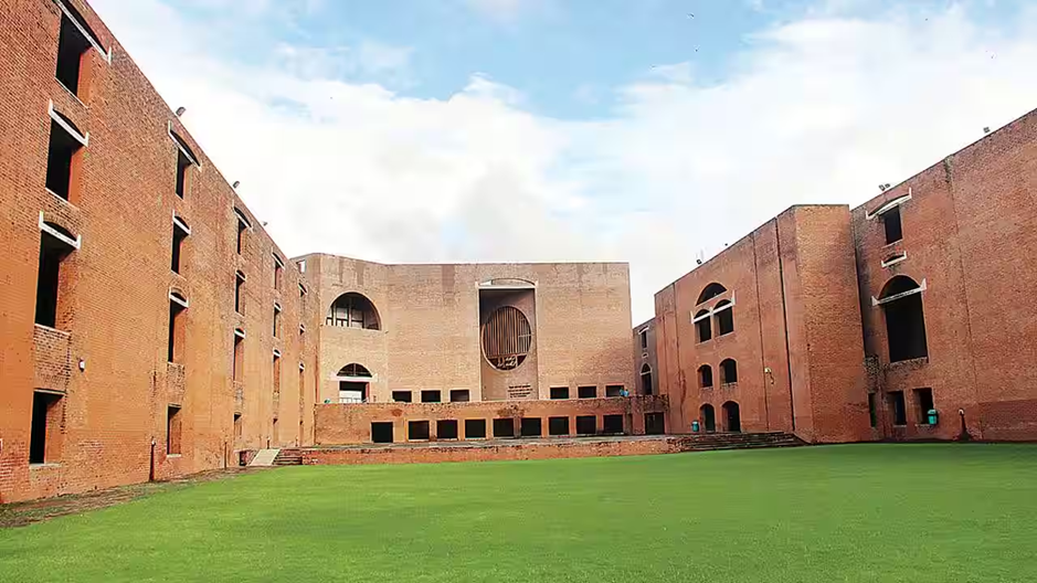 Image of IIM Ahmedabad campus showcasing its academic environment and facilities.