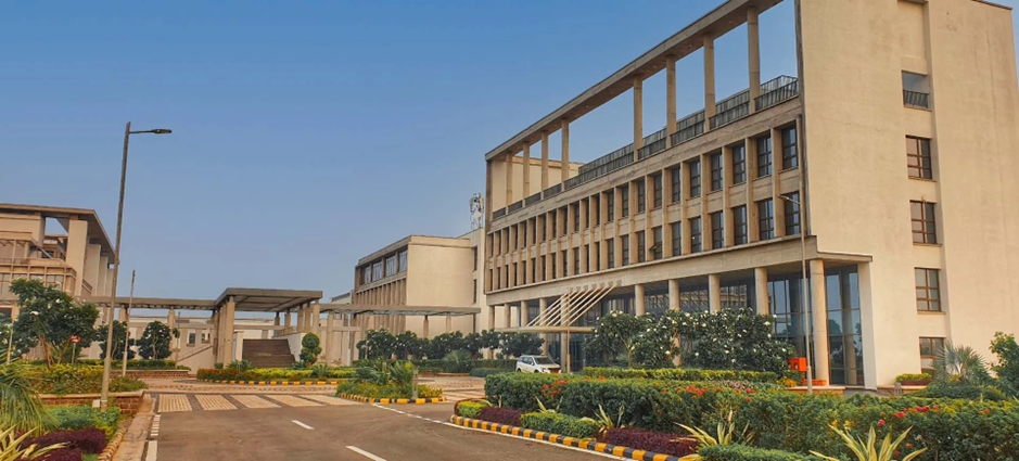 Image of IIM Raipur campus featuring its innovative approach and industry connections.