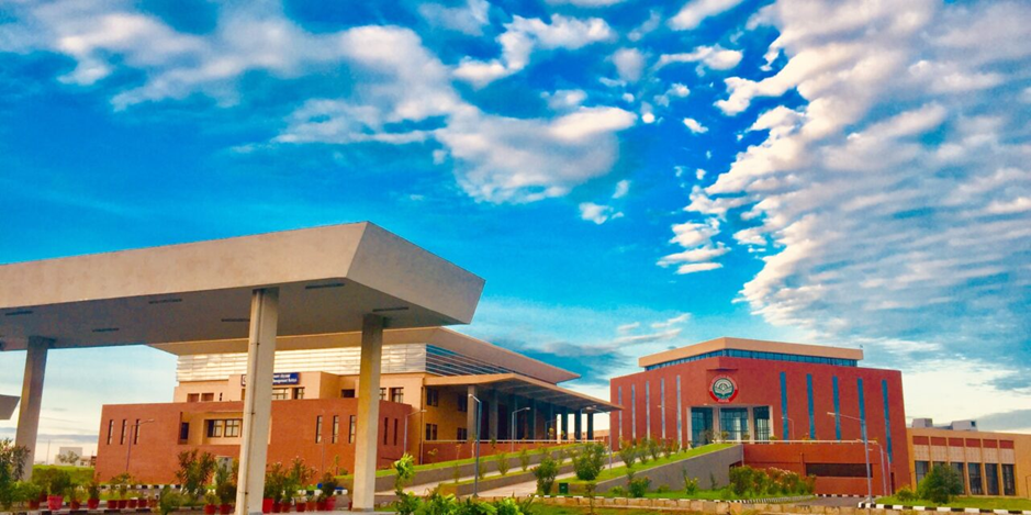 Image of IIM Rohtak campus highlighting its focus on analytics and leadership development.