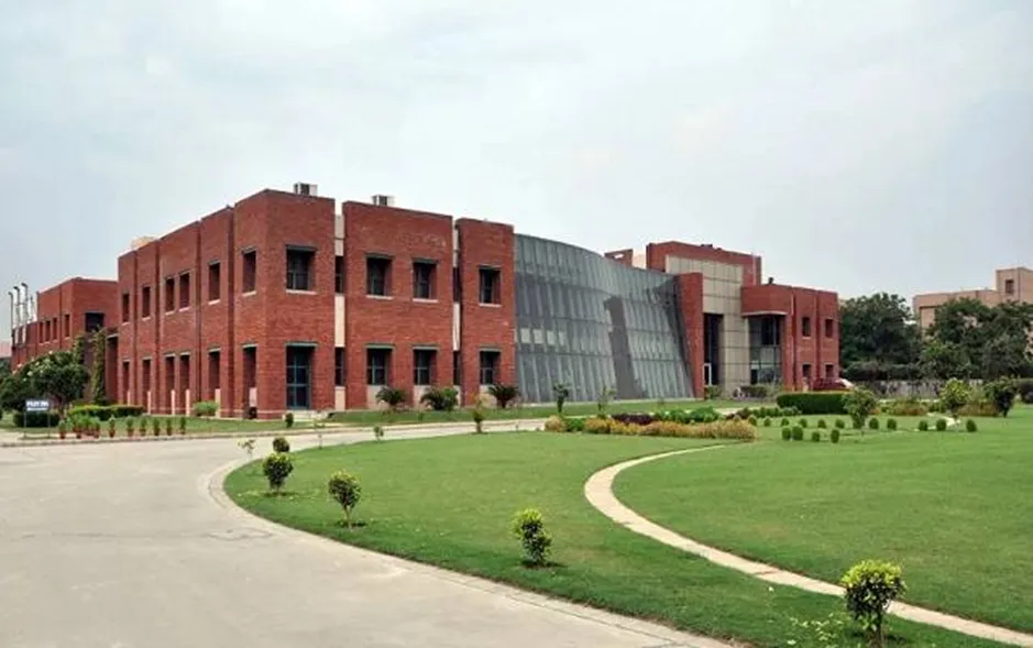 Image of Top MBA Colleges in Uttar Pradesh: Jaipuria Institute of Management Noida